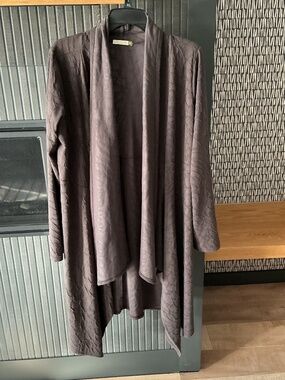Chalet long sleeved wrap in Gray. Size M